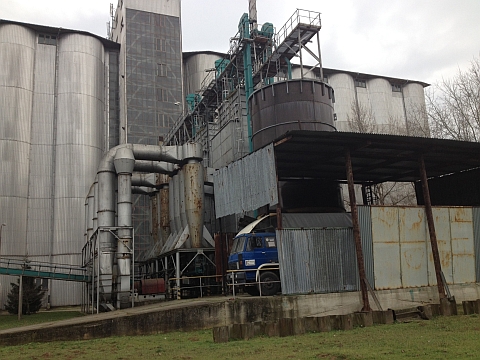 Elevator and feed mill