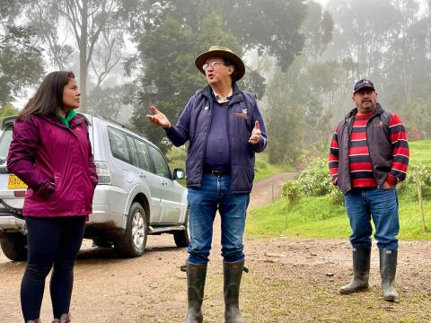 Juan Ramon Giraldo Arciniegas shares the history, philosophy, and management of his family’s Normando cow/calf operation. They  graze, milk, and manage a herd of approximately 400 head in the central Colombian highlands where elevations range from 2200 meters to nearly 3000 meters above sea level.