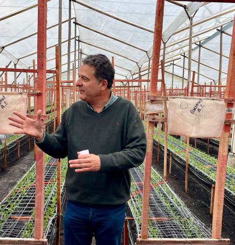 Jose Restrepo explains the global flower growing business with LEAD40. His company, Ayura, is a global entity growing and distributing flowers to over 100 countries. 