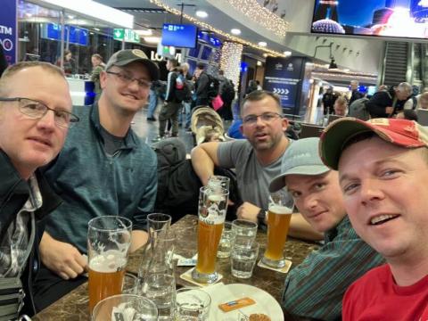Fellows enjoy a bier at the Frankfurt airport. From Left to Right: Steve Vaughn, Lance Pachta, Chris Beerbohm, Caleb Ayers and Jon Lechtenberg.